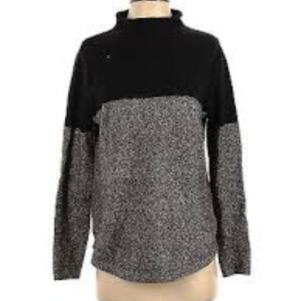 Old Navy Womens Grey and Black Turttleneck Pullover Sweater